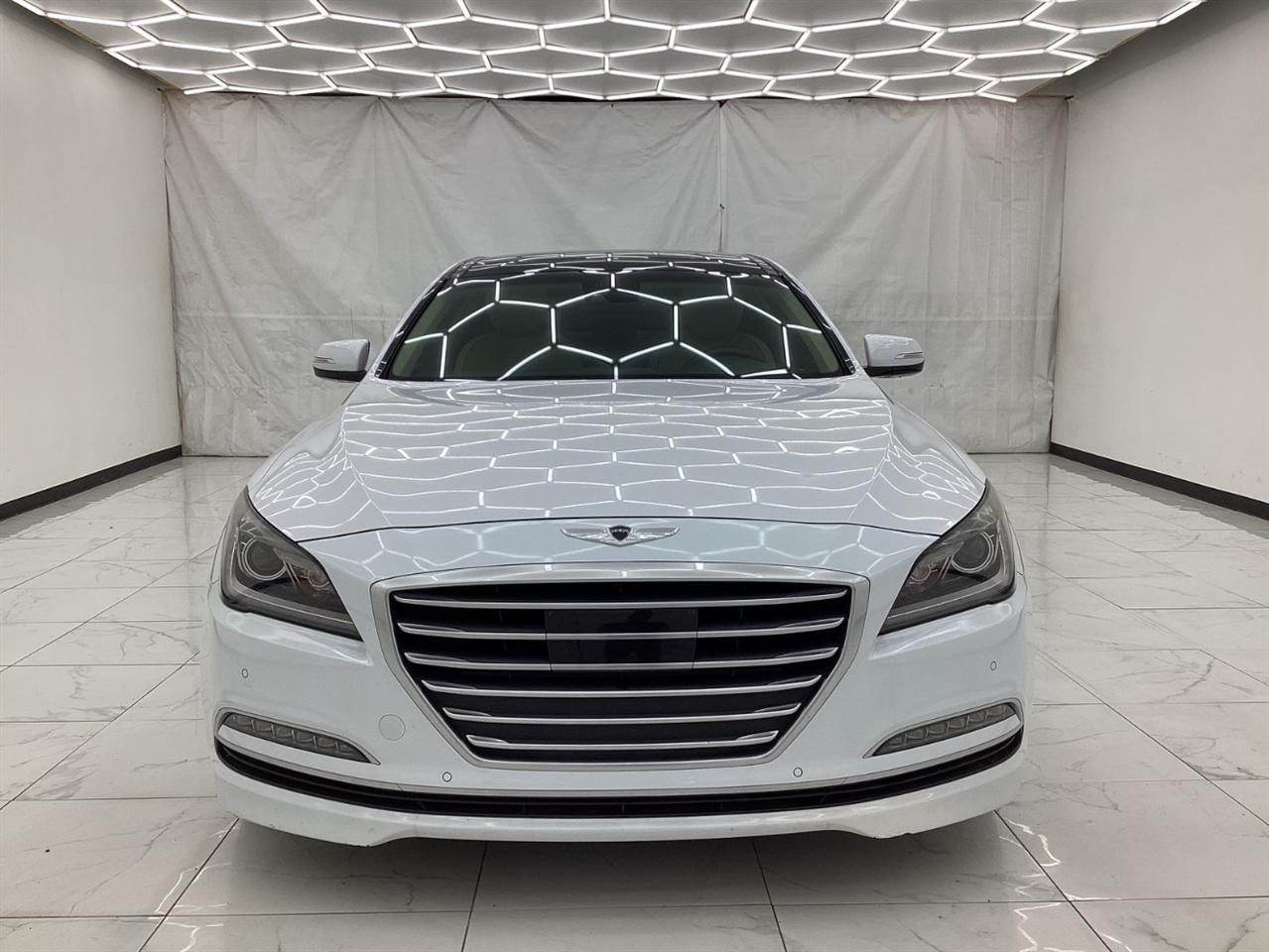 Hyundai Genesis 4dr Sdn V8 5.0L RWD 2015