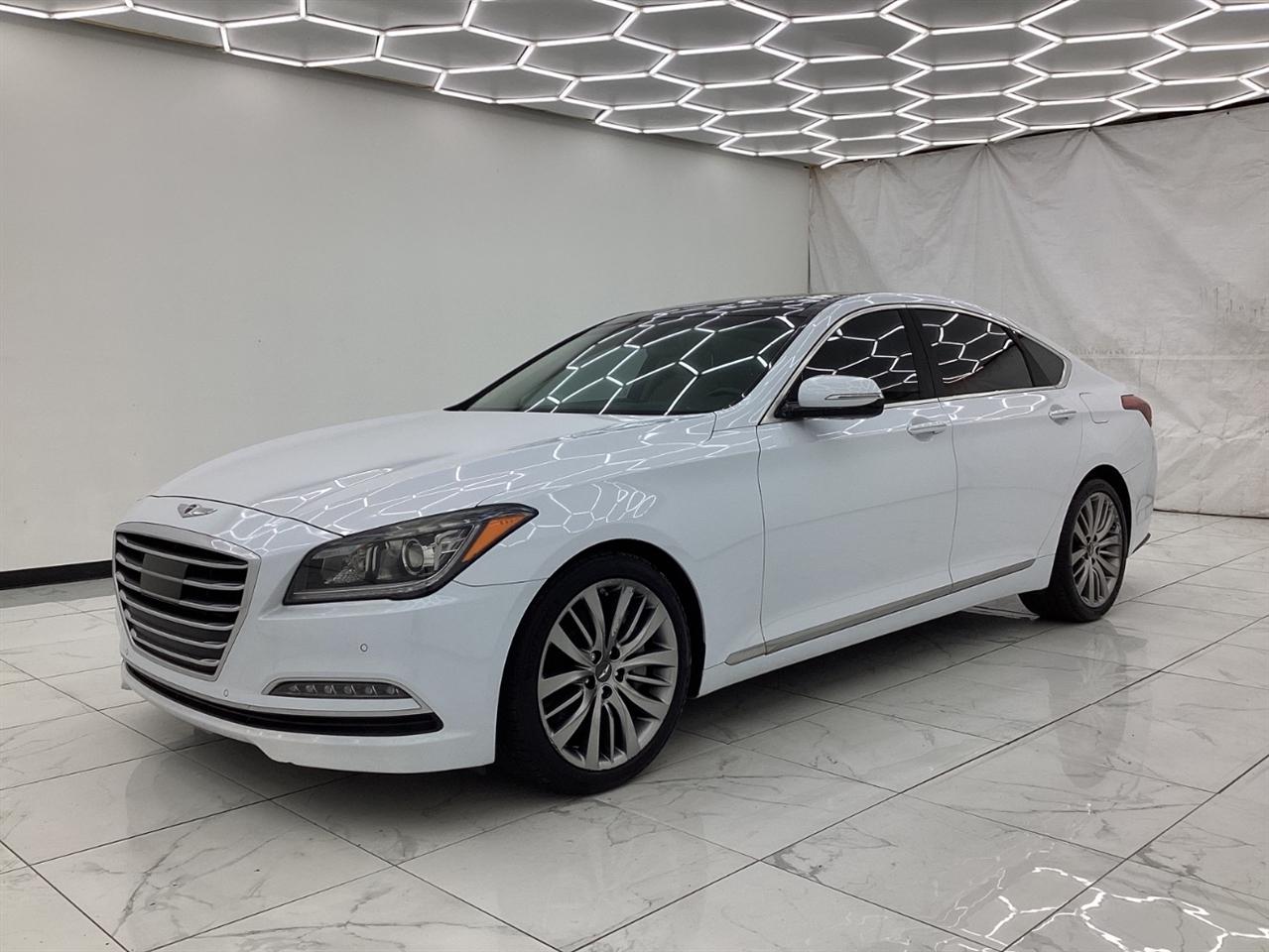 Hyundai Genesis 4dr Sdn V8 5.0L RWD 2015