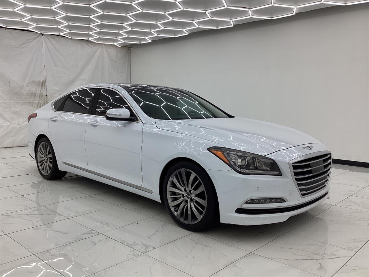 Hyundai Genesis 4dr Sdn V8 5.0L RWD 2015