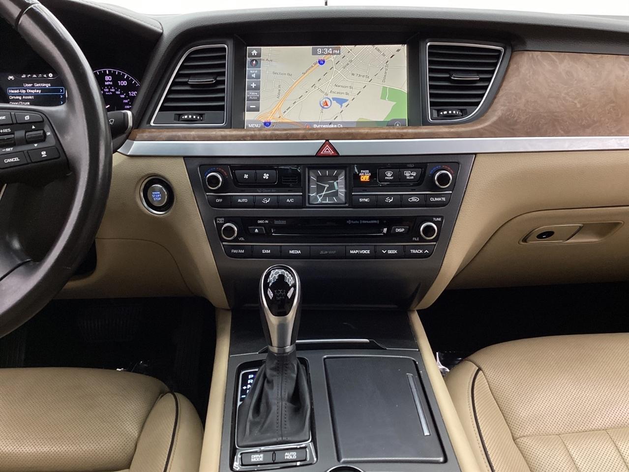 Hyundai Genesis 4dr Sdn V8 5.0L RWD 2015