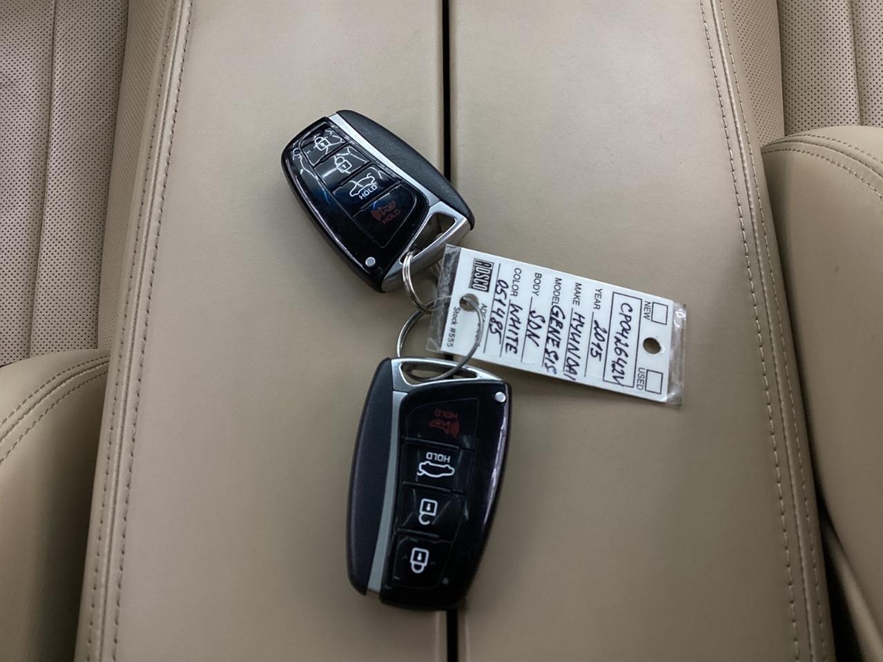 Hyundai Genesis 4dr Sdn V8 5.0L RWD 2015