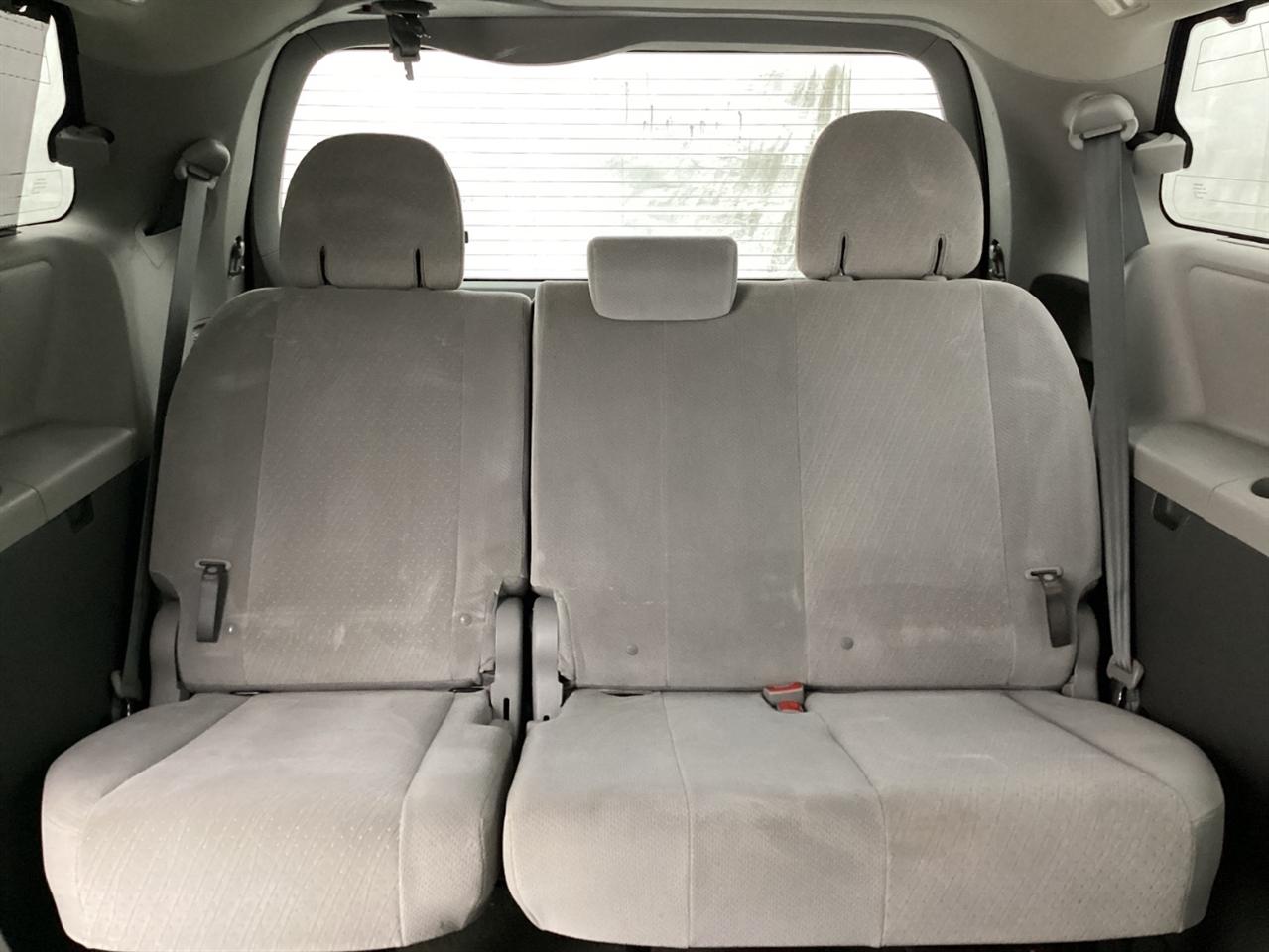 Toyota Sienna 5dr 7-Pass Van LE AWD (Natl) 2015