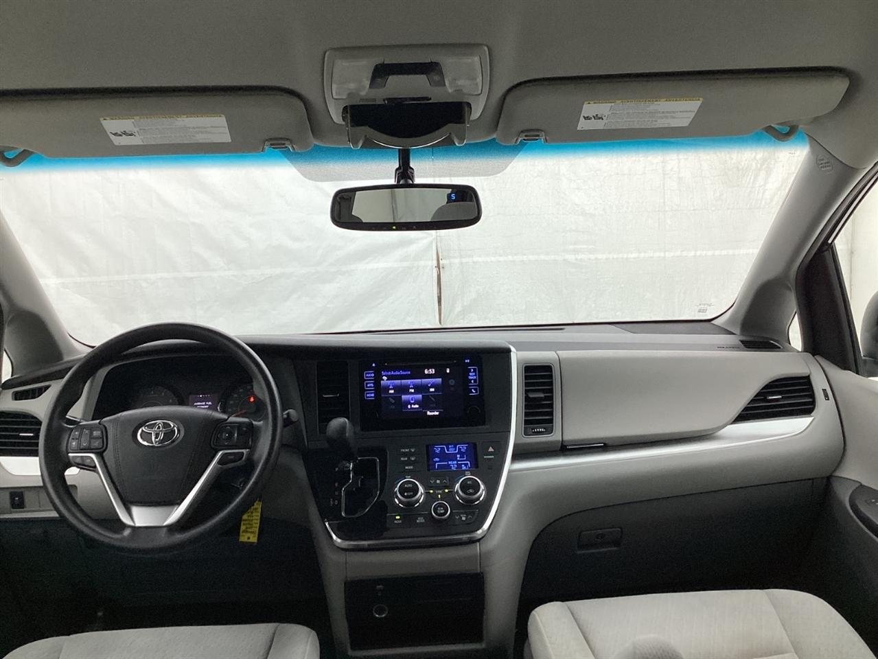 Toyota Sienna 5dr 7-Pass Van LE AWD (Natl) 2015
