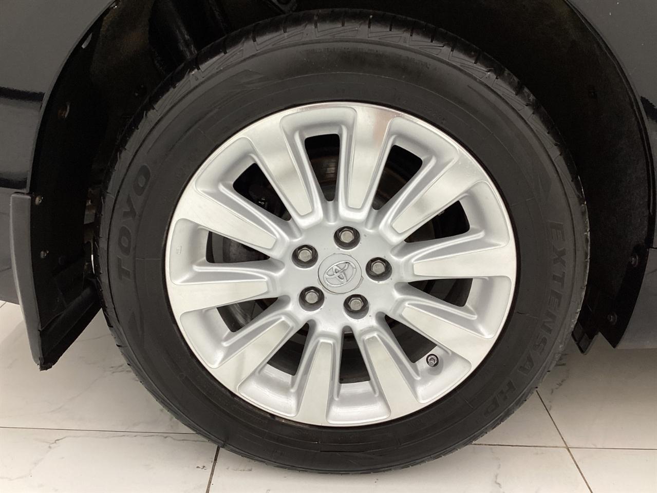 Toyota Sienna 5dr 7-Pass Van LE AWD (Natl) 2015
