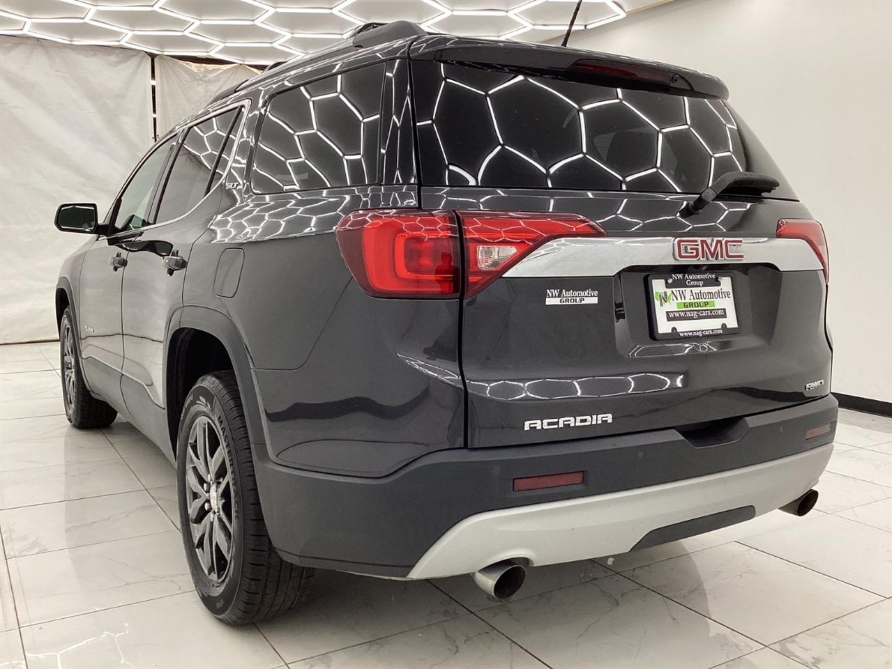 GMC Acadia AWD 4dr SLT w/SLT-1 2017