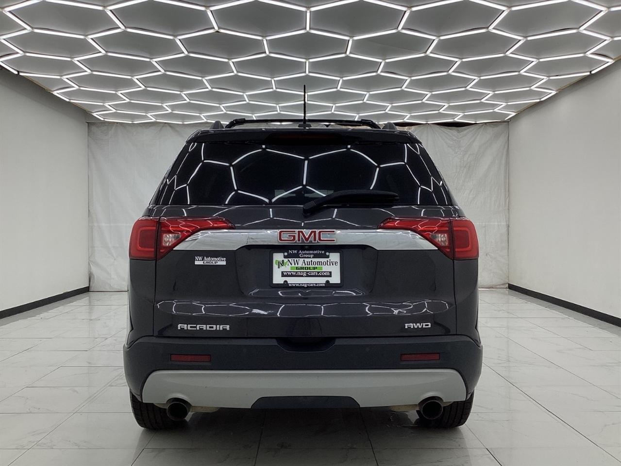 GMC Acadia AWD 4dr SLT w/SLT-1 2017