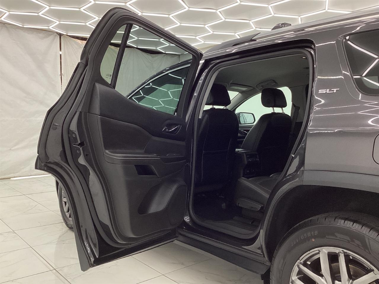 GMC Acadia AWD 4dr SLT w/SLT-1 2017