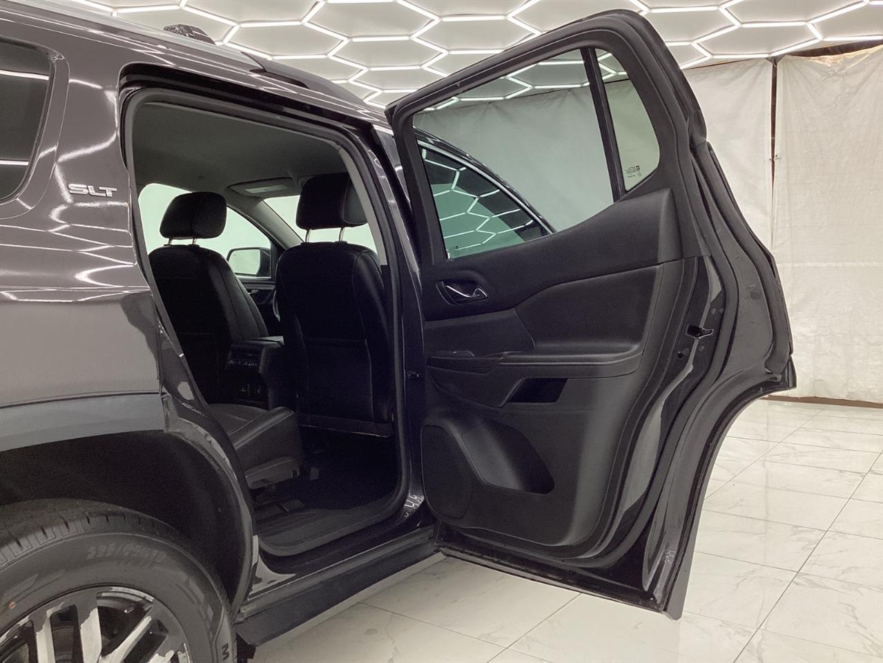 GMC Acadia AWD 4dr SLT w/SLT-1 2017