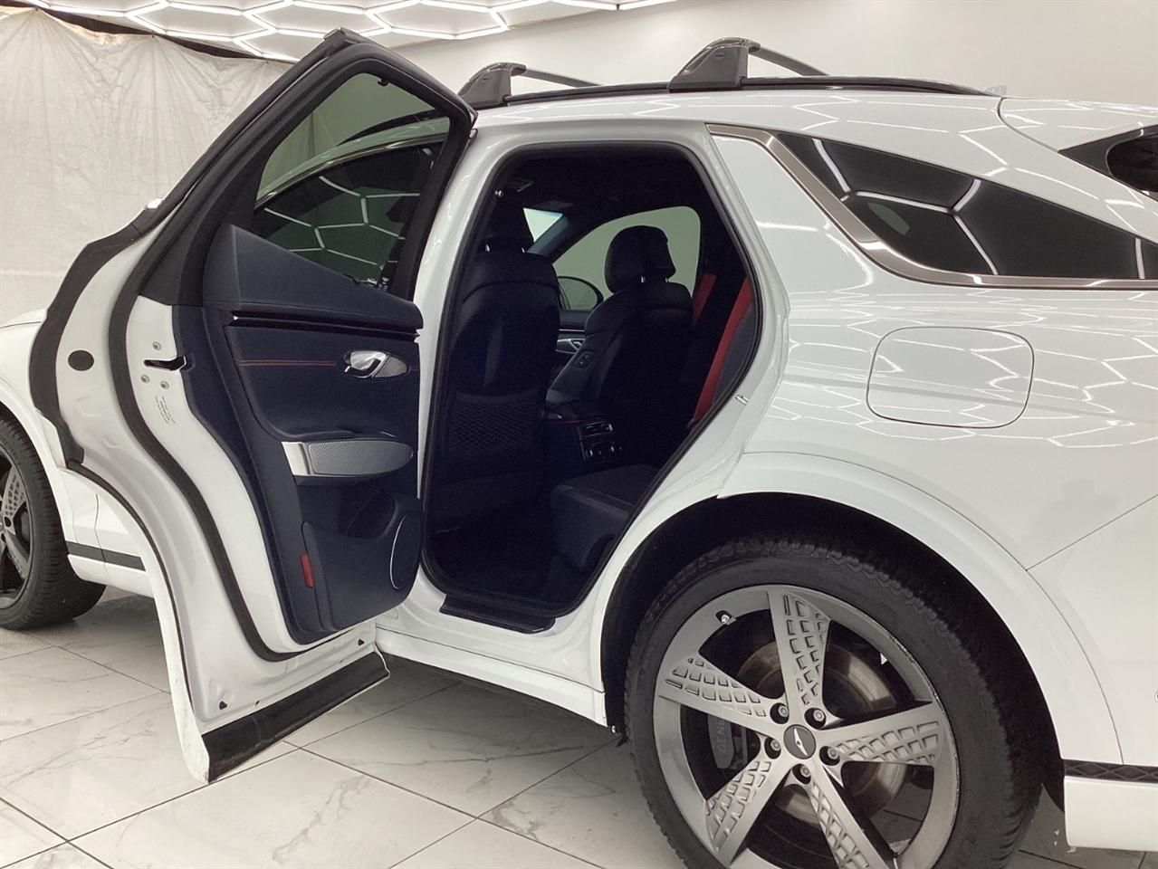 Genesis GV70 2.5T AWD 2023