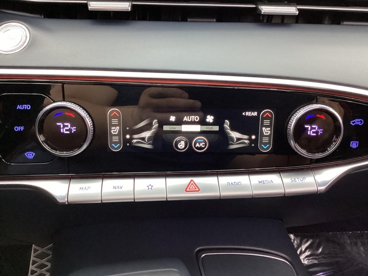 Genesis GV70 2.5T AWD 2023
