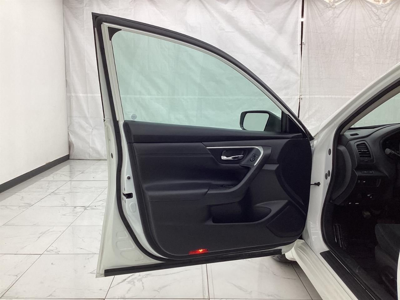 Nissan Altima 4dr Sdn I4 2.5 SV 2015