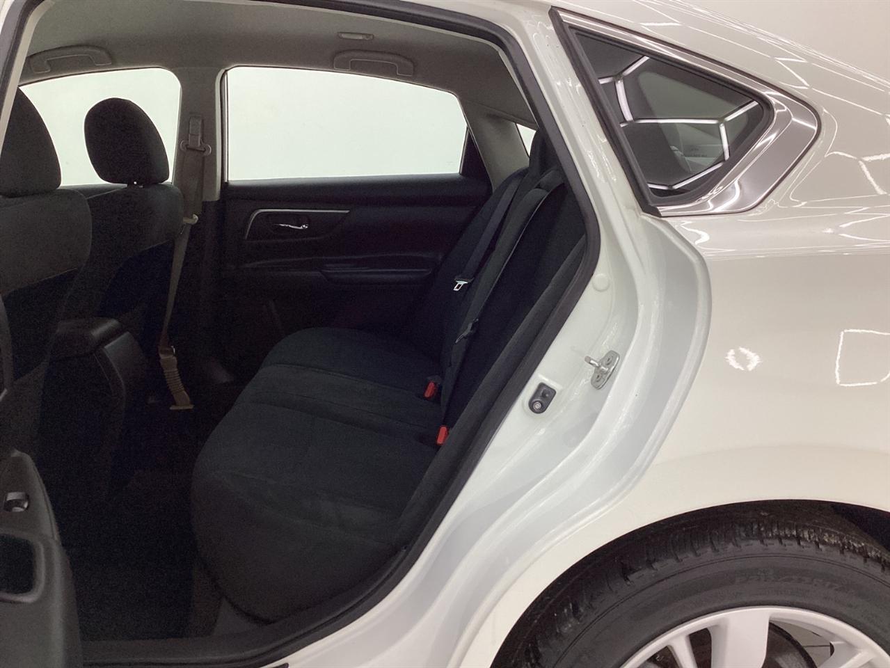 Nissan Altima 4dr Sdn I4 2.5 SV 2015