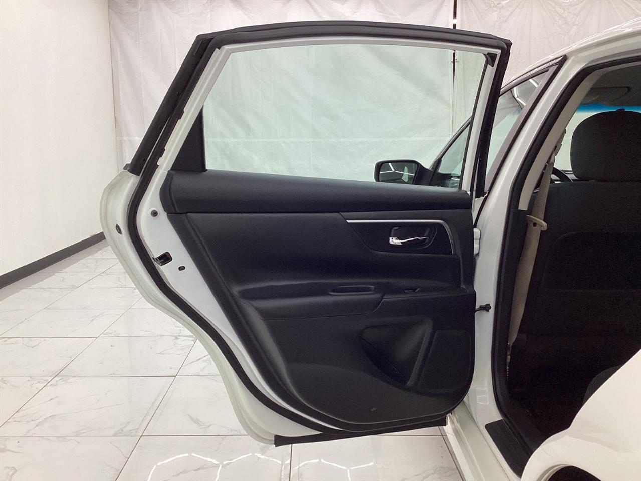 Nissan Altima 4dr Sdn I4 2.5 SV 2015
