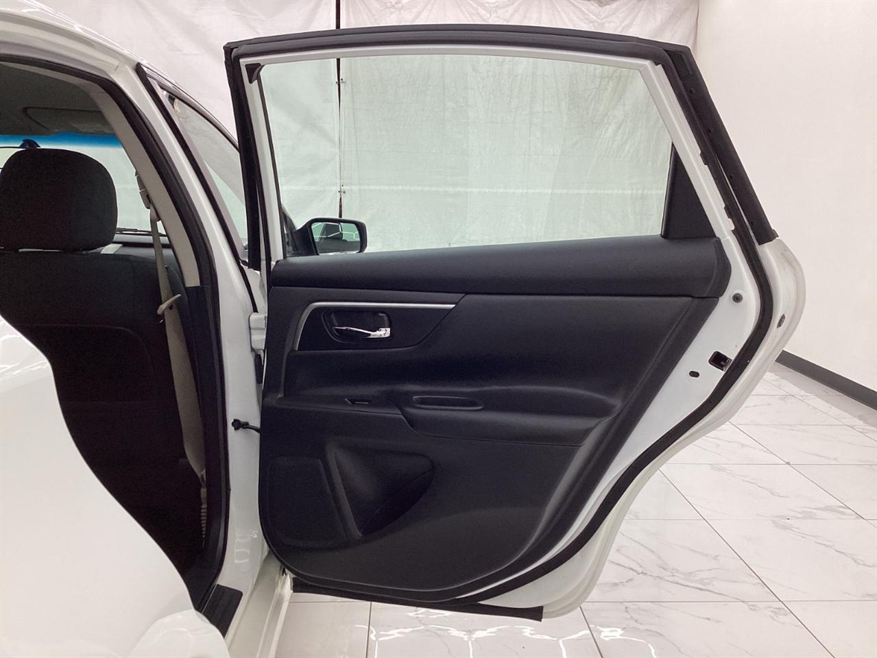 Nissan Altima 4dr Sdn I4 2.5 SV 2015