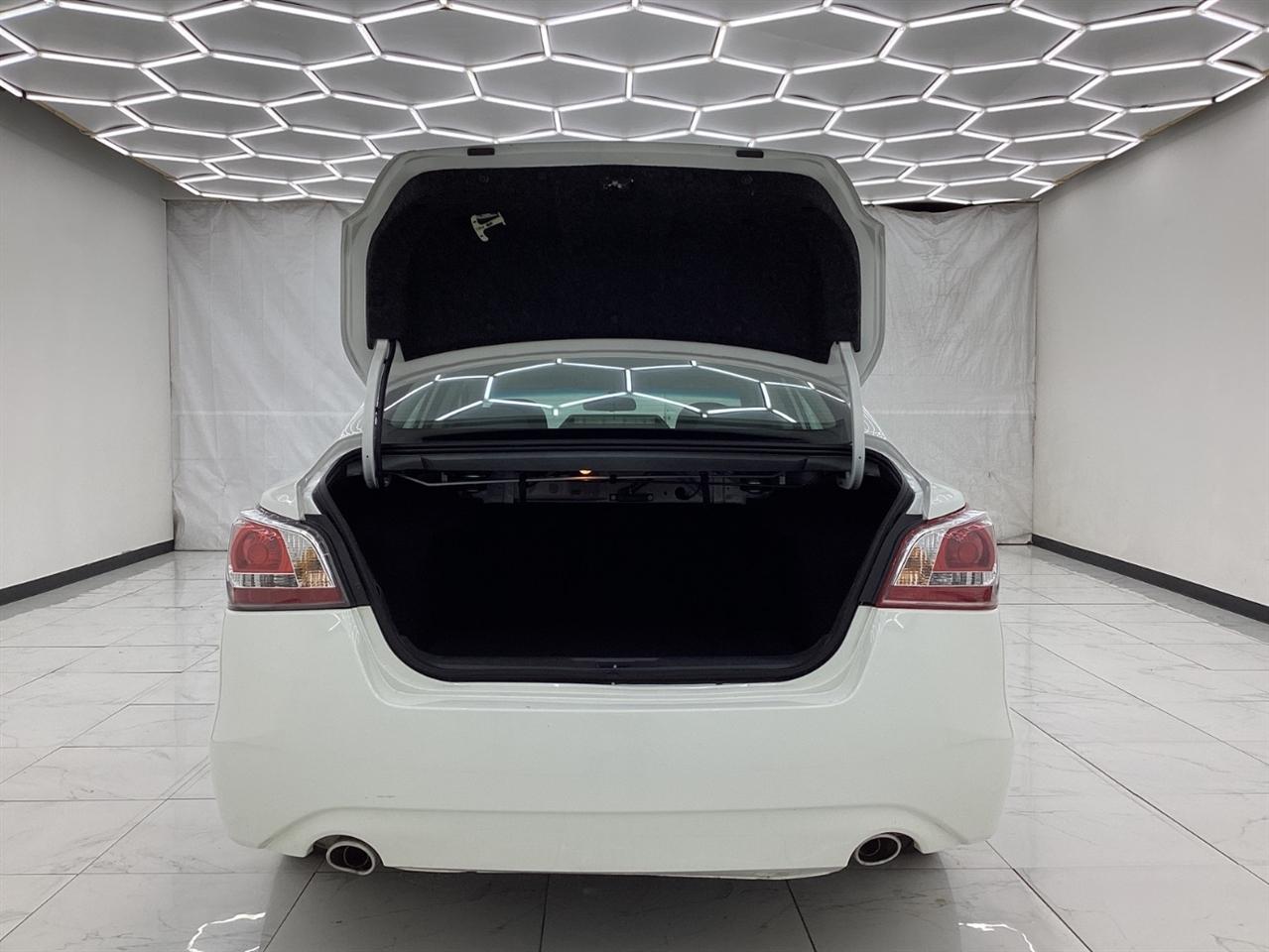 Nissan Altima 4dr Sdn I4 2.5 SV 2015