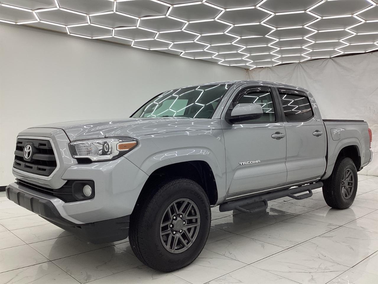 Toyota Tacoma SR5 Double Cab 5' Bed I4 4x2 AT (Natl) 2017