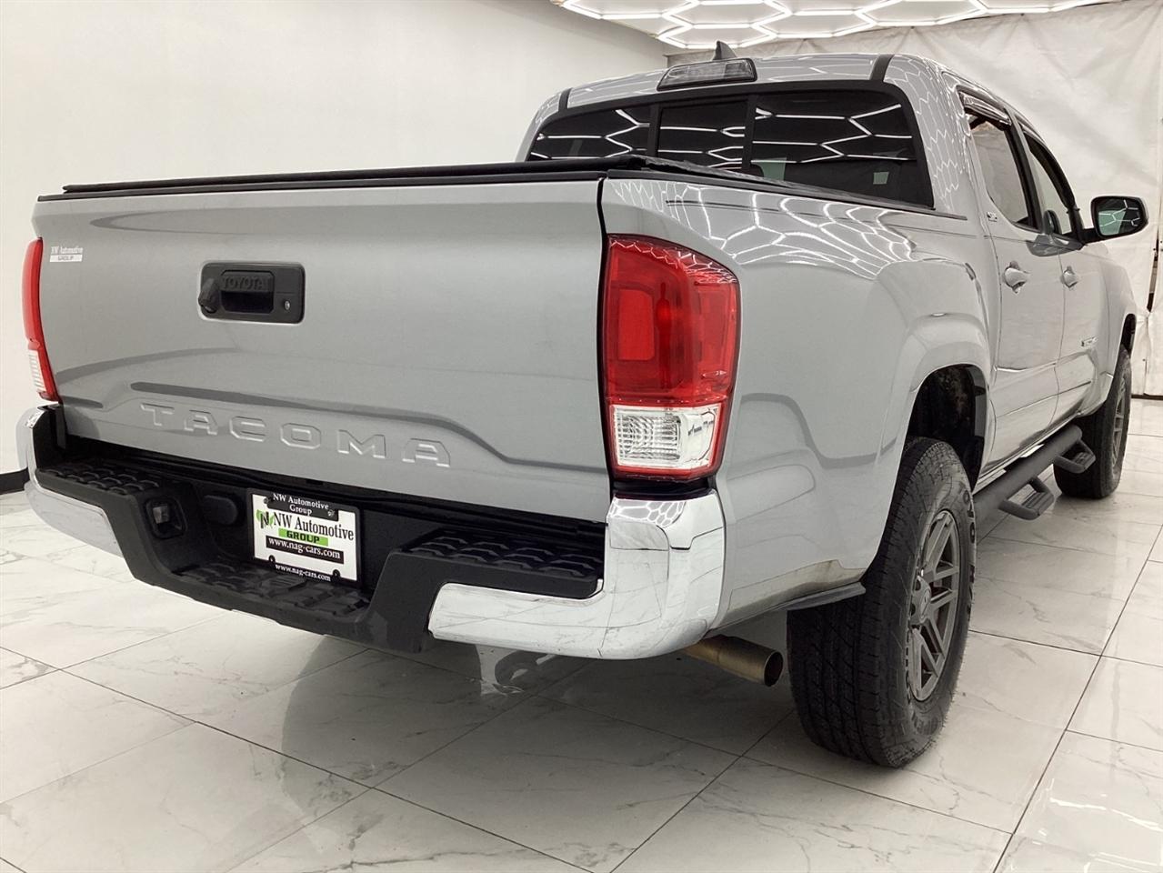 Toyota Tacoma SR5 Double Cab 5' Bed I4 4x2 AT (Natl) 2017