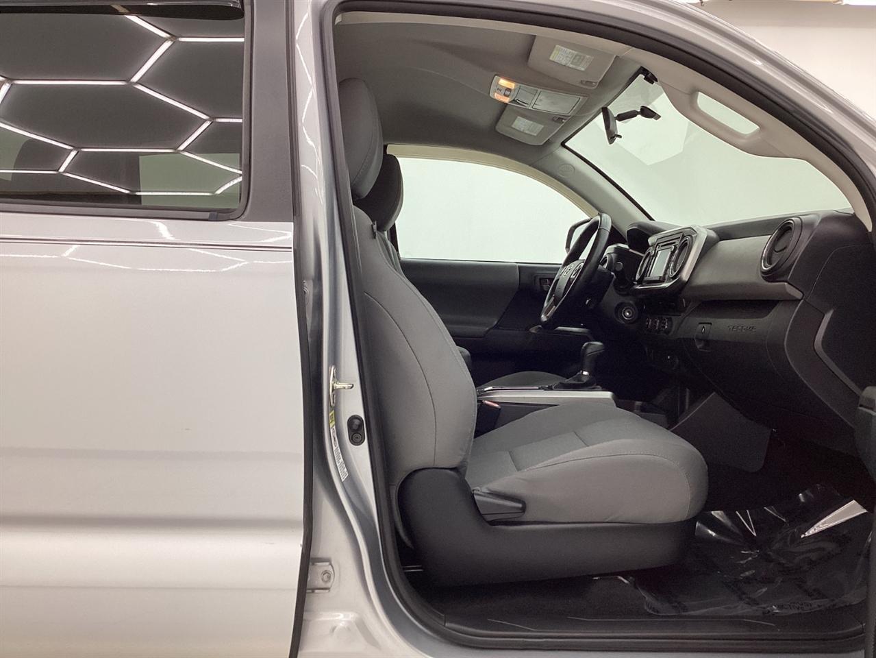 Toyota Tacoma SR5 Double Cab 5' Bed I4 4x2 AT (Natl) 2017