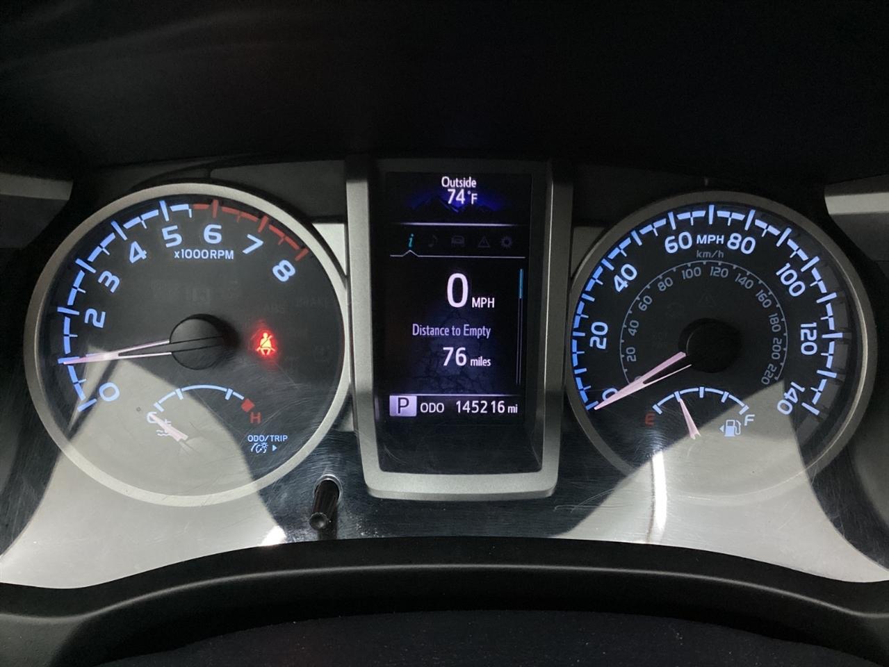 Toyota Tacoma SR5 Double Cab 5' Bed I4 4x2 AT (Natl) 2017