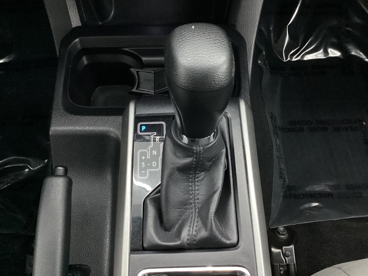 Toyota Tacoma SR5 Double Cab 5' Bed I4 4x2 AT (Natl) 2017