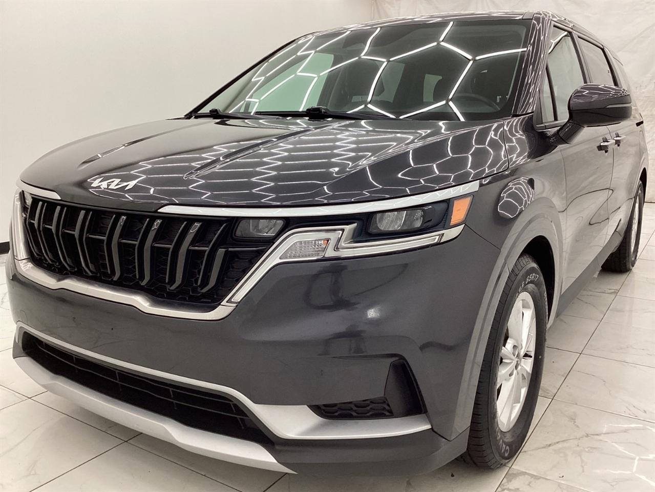 2024 Kia Sedona LX Seat Pkg's photo