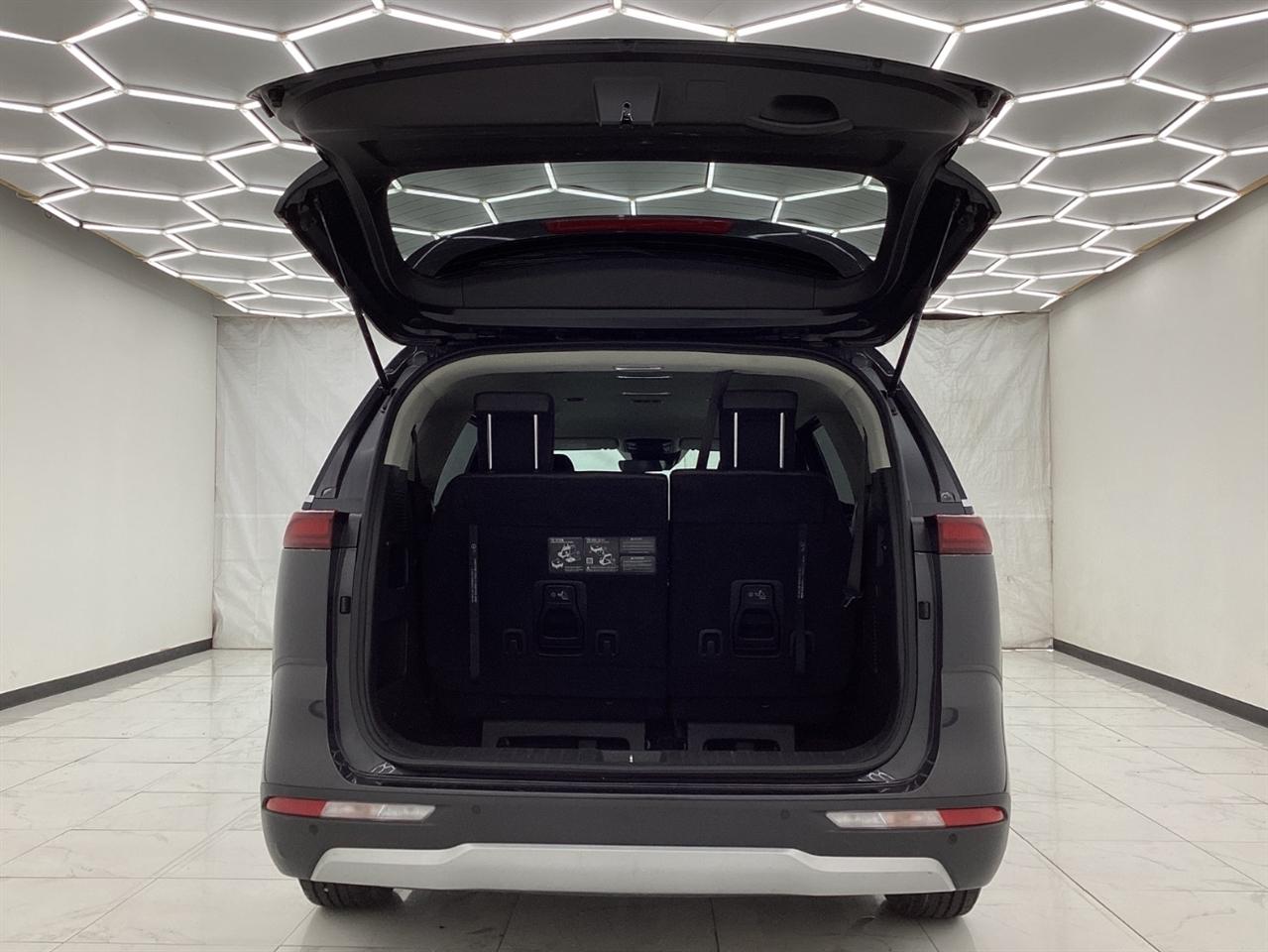 Kia Carnival LX FWD w/Seat Pkg 2024