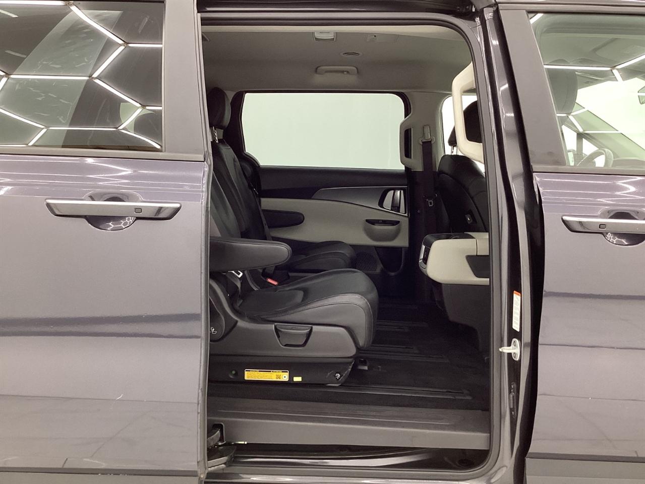 Kia Carnival LX FWD w/Seat Pkg 2024