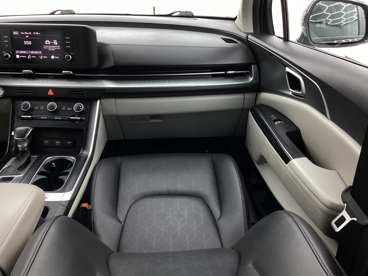 Kia Carnival LX FWD w/Seat Pkg 2024