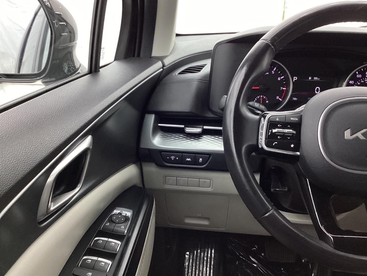 Kia Carnival LX FWD w/Seat Pkg 2024