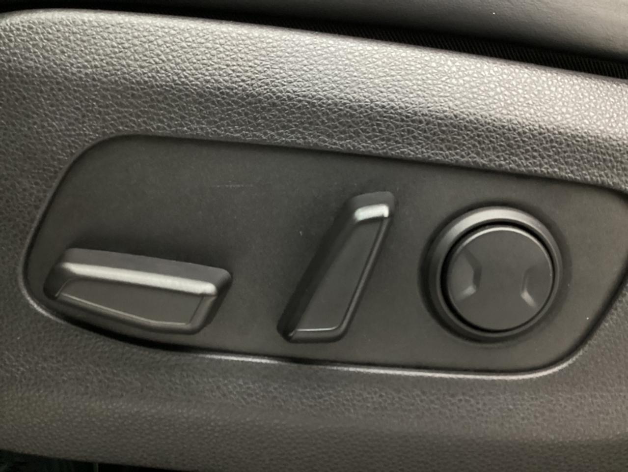 Kia Carnival LX FWD w/Seat Pkg 2024