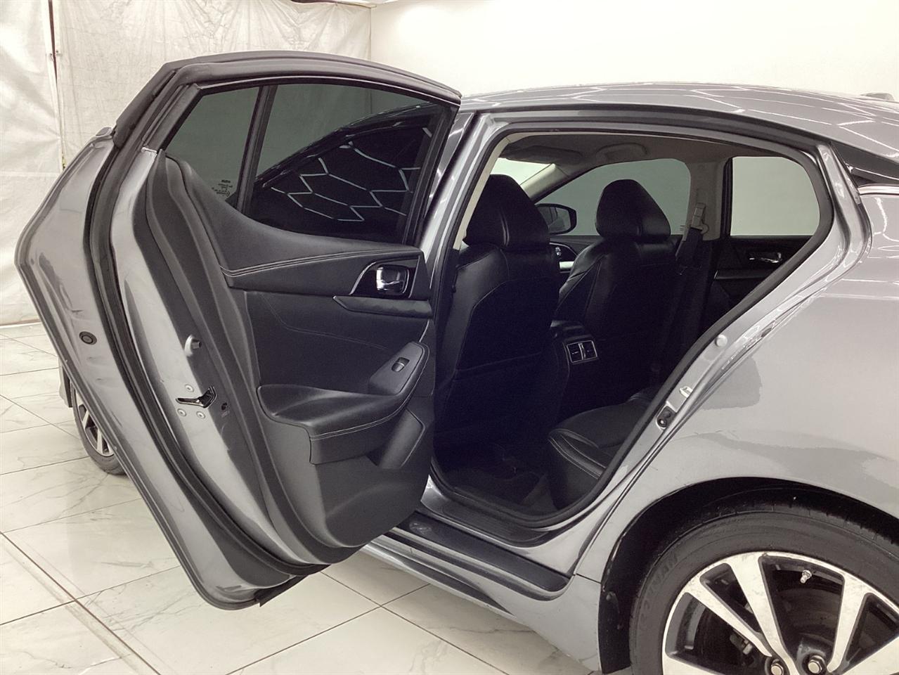 Nissan Maxima SV 3.5L 2021
