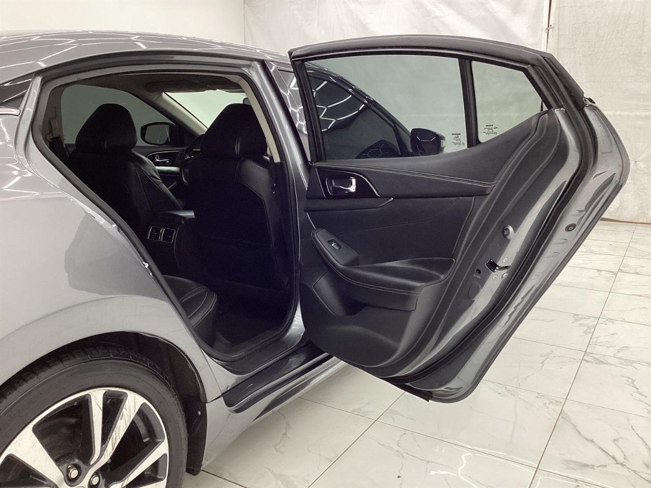 Nissan Maxima SV 3.5L 2021