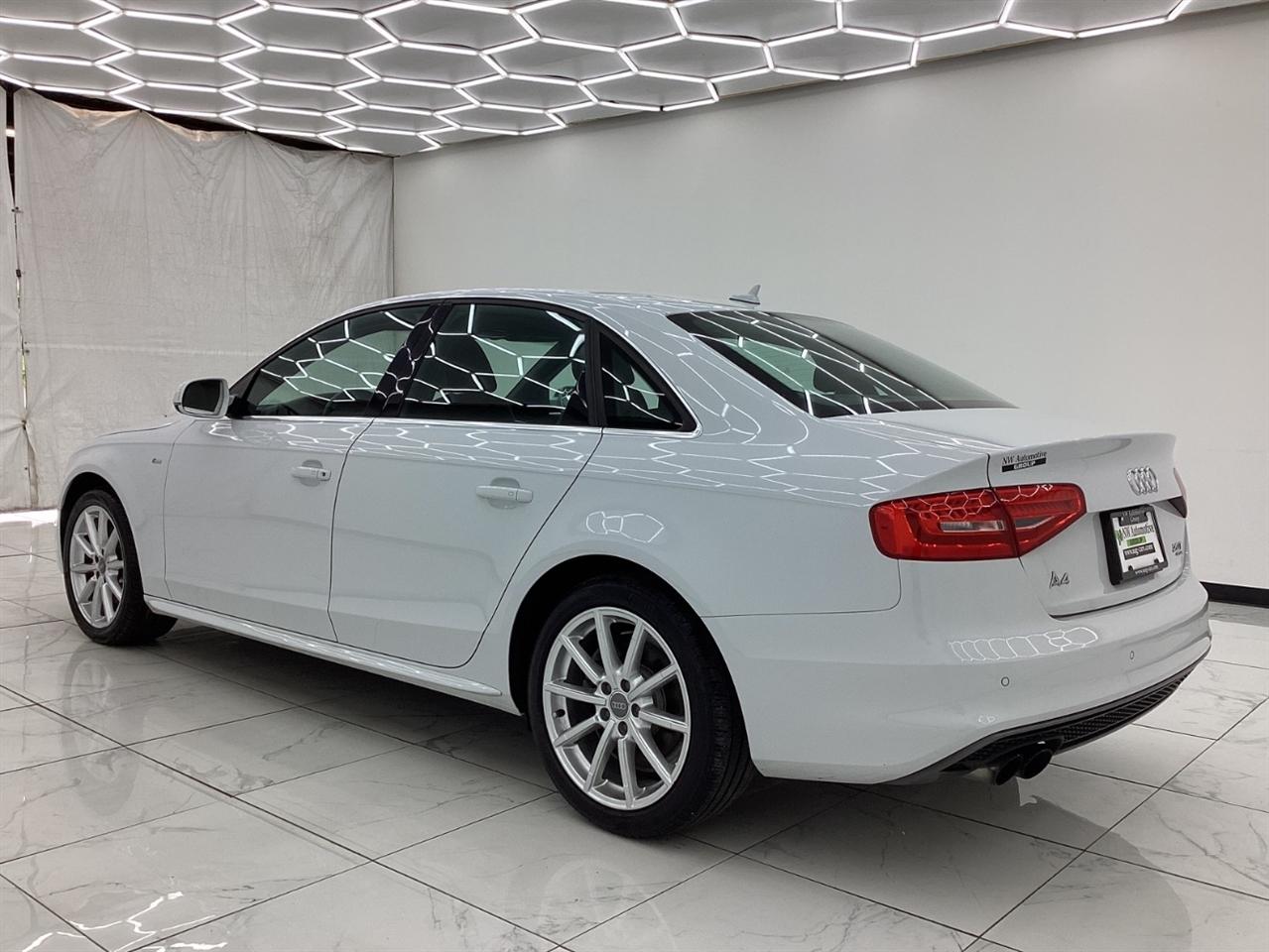 Audi A4 4dr Sdn Auto quattro 2.0T Premium Plus 2015