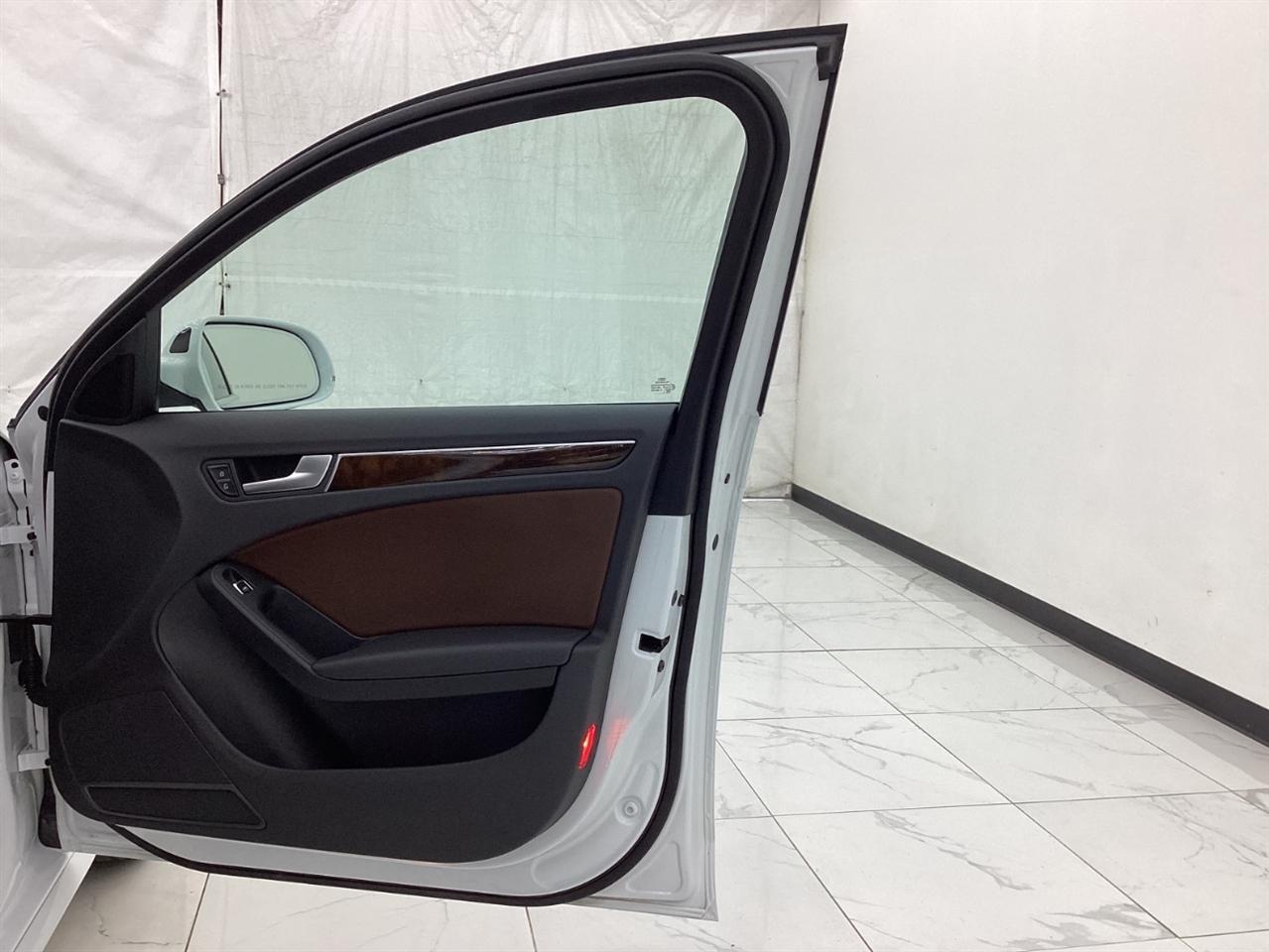 Audi A4 4dr Sdn Auto quattro 2.0T Premium Plus 2015