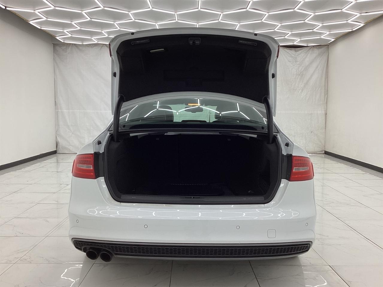 Audi A4 4dr Sdn Auto quattro 2.0T Premium Plus 2015