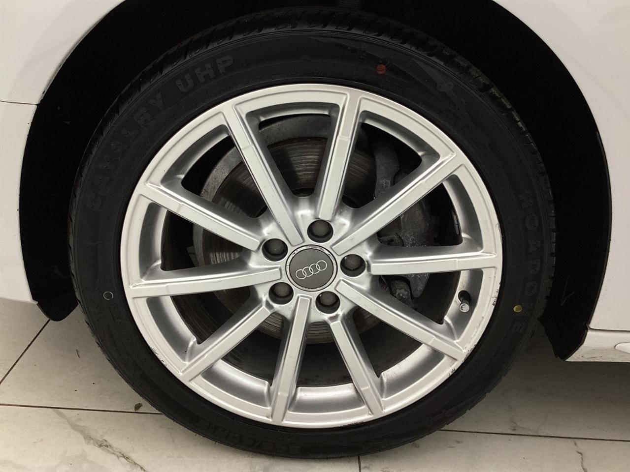 Audi A4 4dr Sdn Auto quattro 2.0T Premium Plus 2015