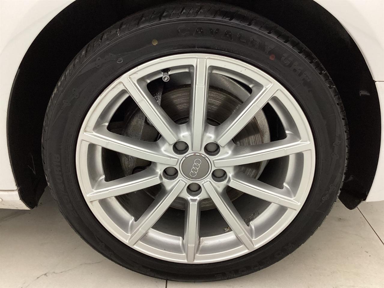 Audi A4 4dr Sdn Auto quattro 2.0T Premium Plus 2015