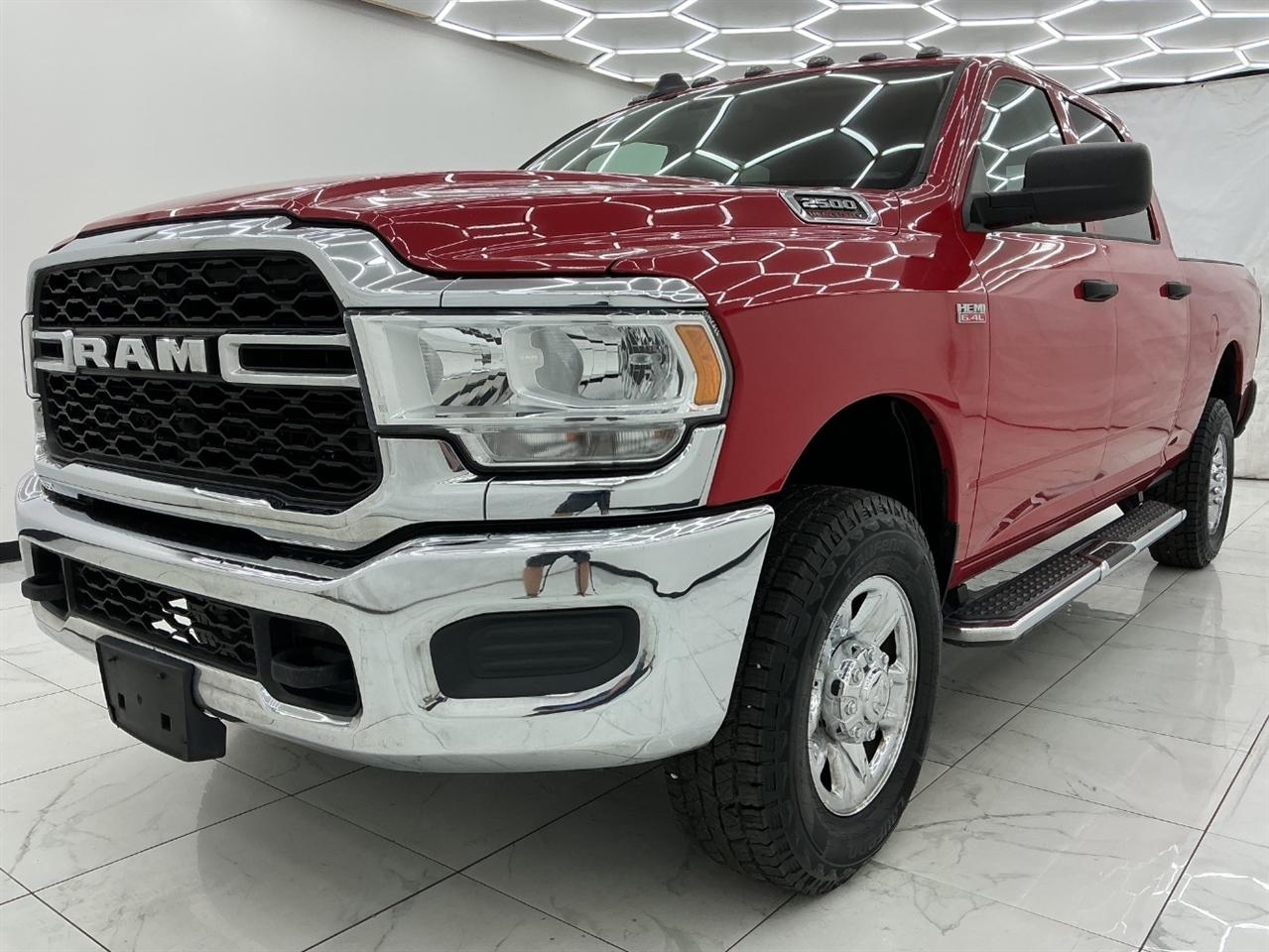 RAM 2500 Tradesman 4x4 Crew Cab 6'4" Box 2019