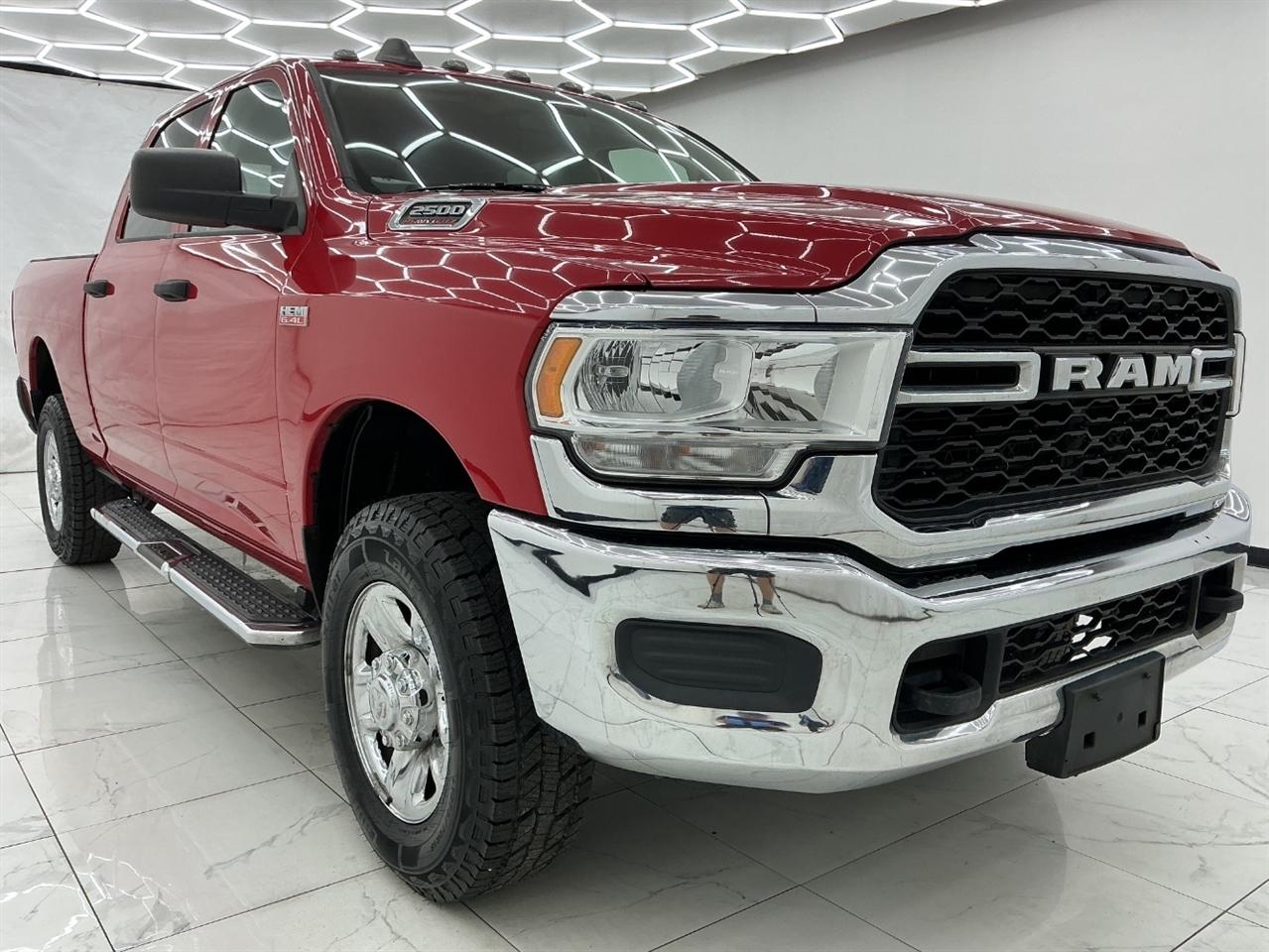 RAM 2500 Tradesman 4x4 Crew Cab 6'4" Box 2019