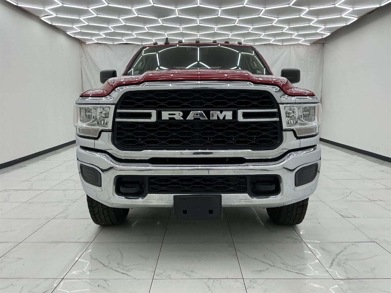 RAM 2500 Tradesman 4x4 Crew Cab 6'4" Box 2019
