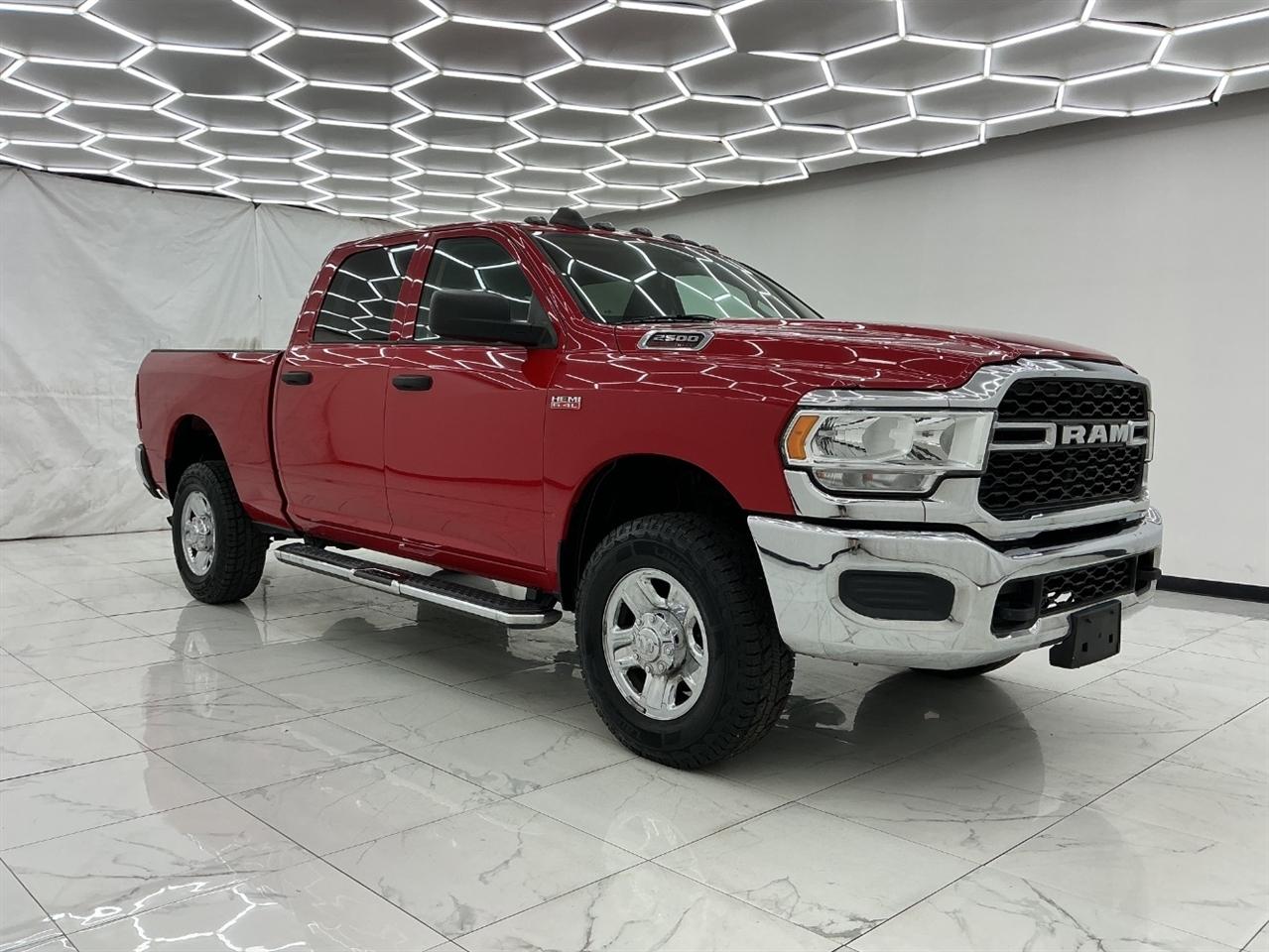RAM 2500 Tradesman 4x4 Crew Cab 6'4" Box 2019