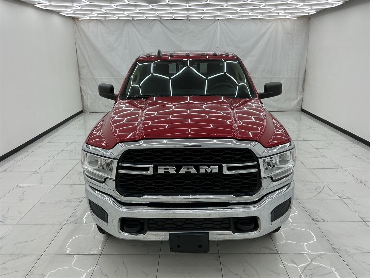RAM 2500 Tradesman 4x4 Crew Cab 6'4" Box 2019