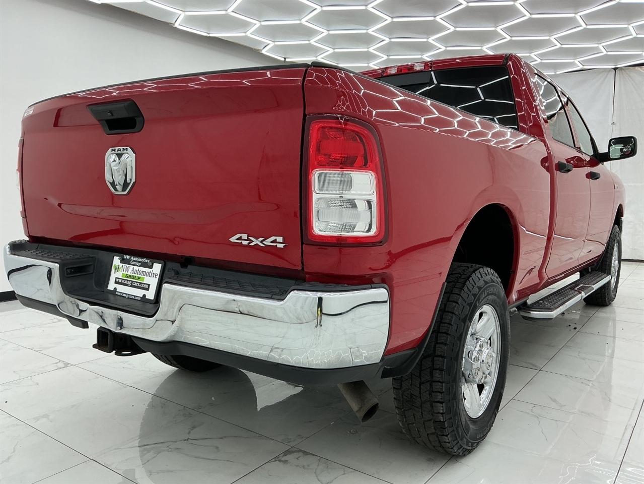 RAM 2500 Tradesman 4x4 Crew Cab 6'4" Box 2019