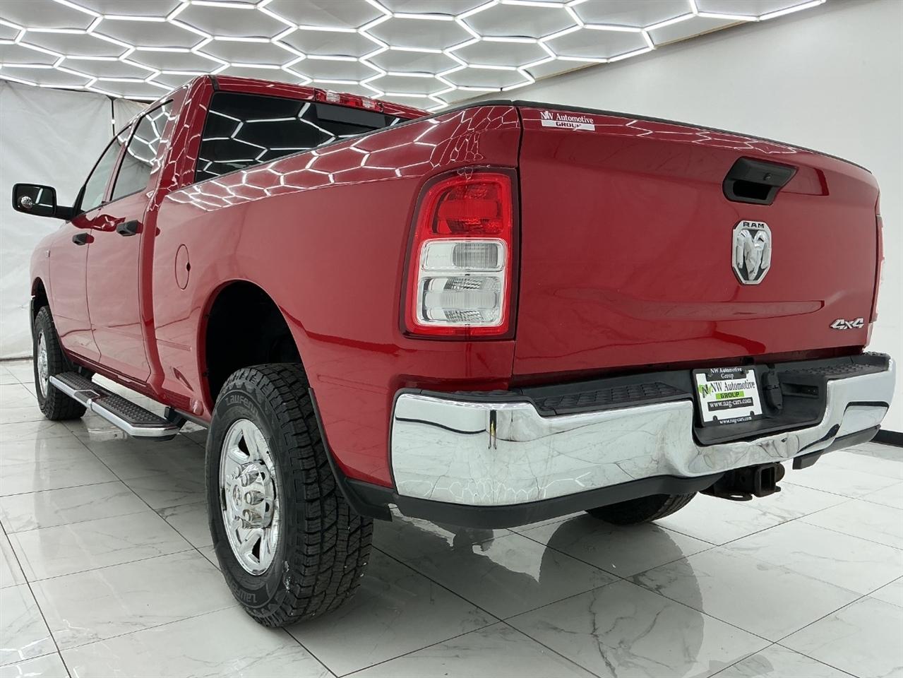 RAM 2500 Tradesman 4x4 Crew Cab 6'4" Box 2019
