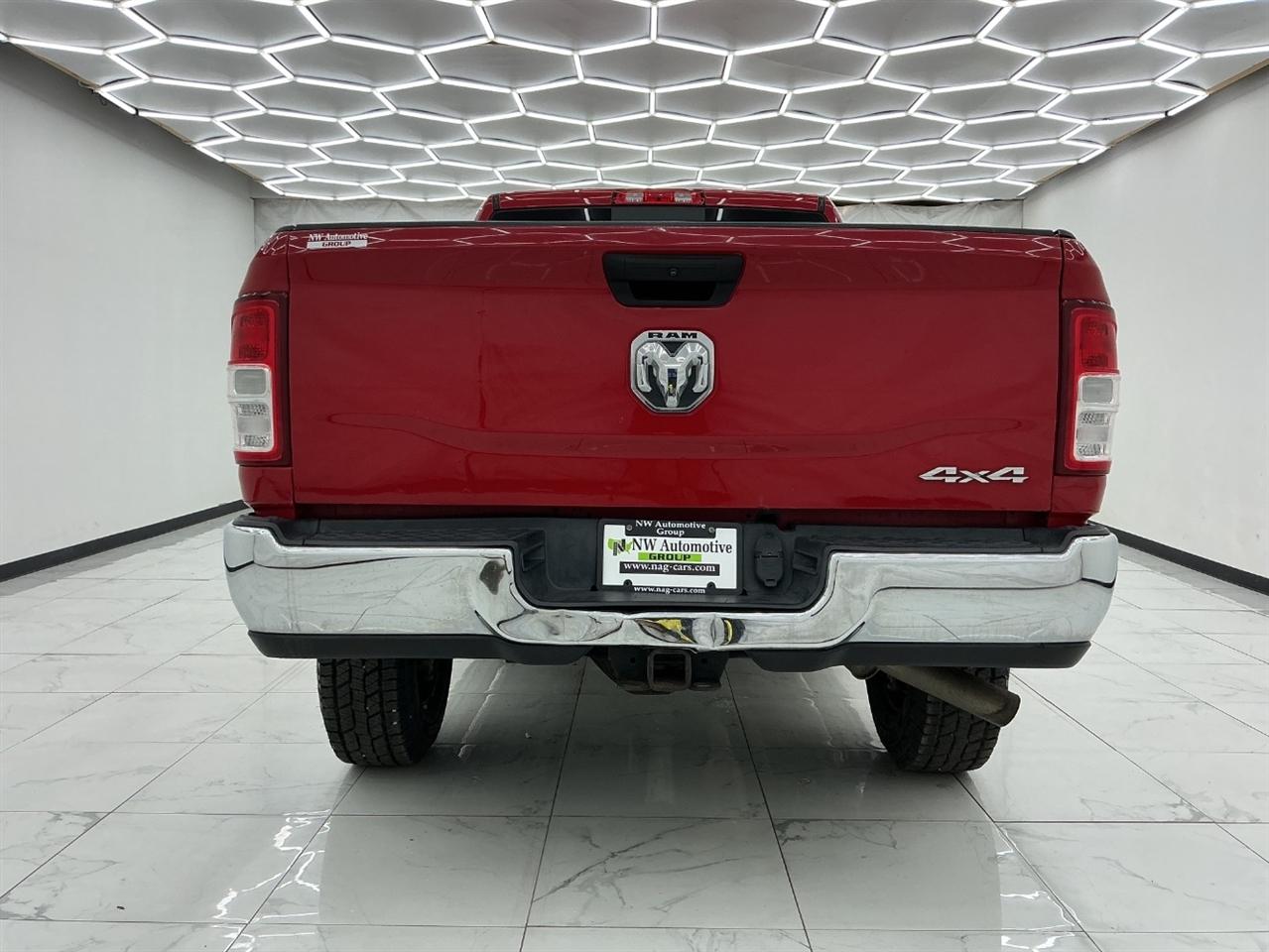 RAM 2500 Tradesman 4x4 Crew Cab 6'4" Box 2019