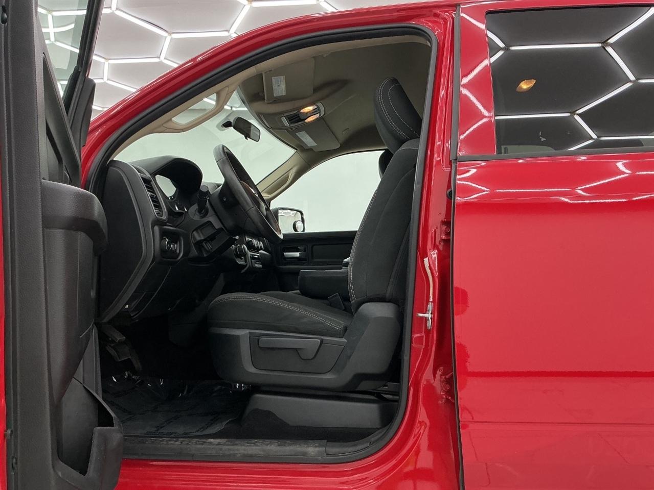 RAM 2500 Tradesman 4x4 Crew Cab 6'4" Box 2019
