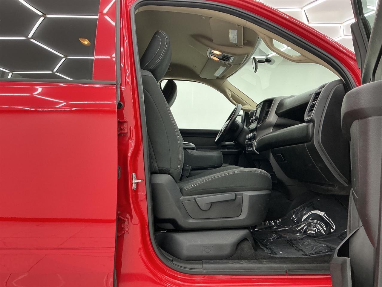 RAM 2500 Tradesman 4x4 Crew Cab 6'4" Box 2019