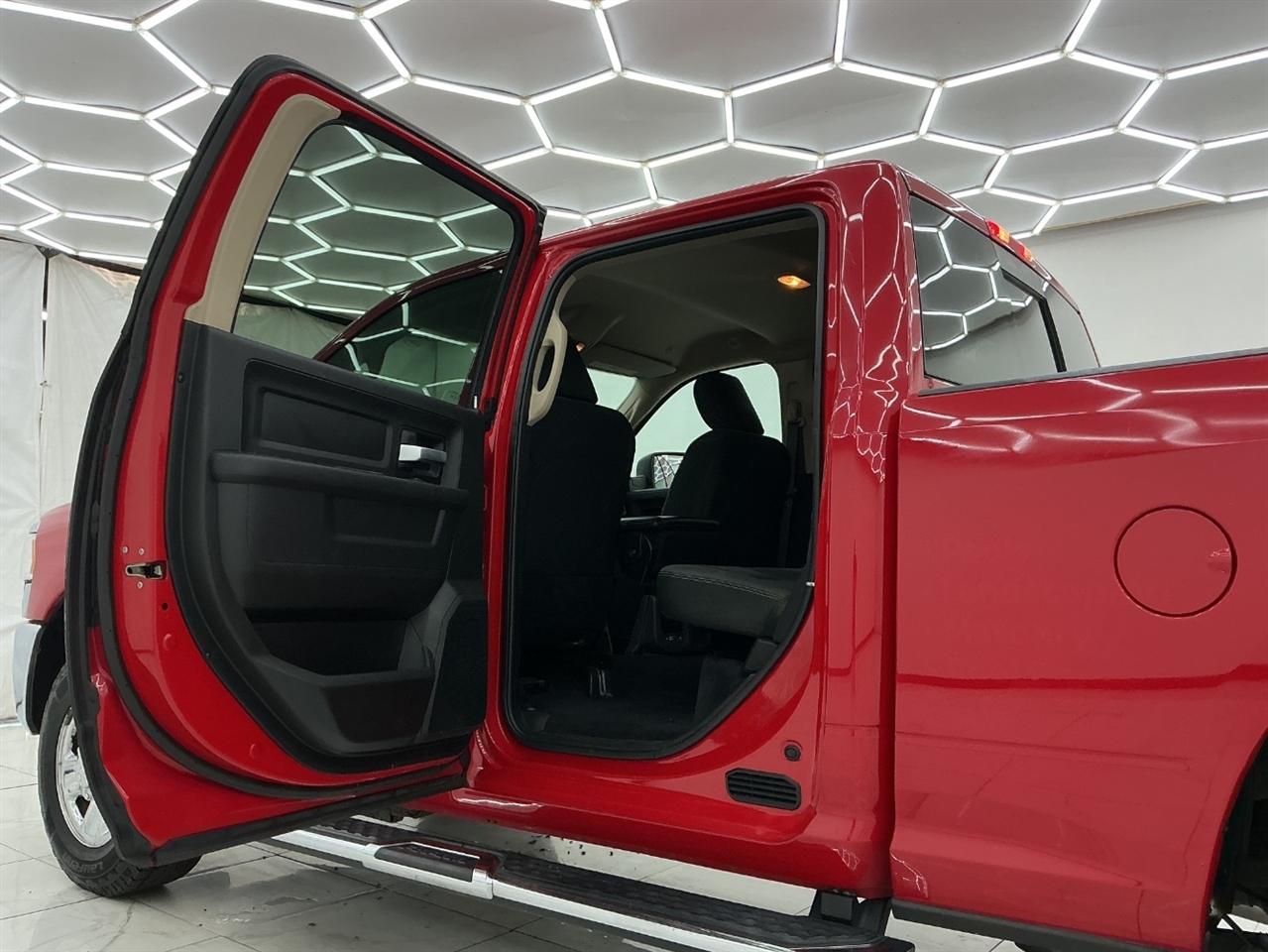 RAM 2500 Tradesman 4x4 Crew Cab 6'4" Box 2019