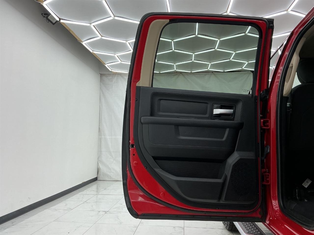 RAM 2500 Tradesman 4x4 Crew Cab 6'4" Box 2019