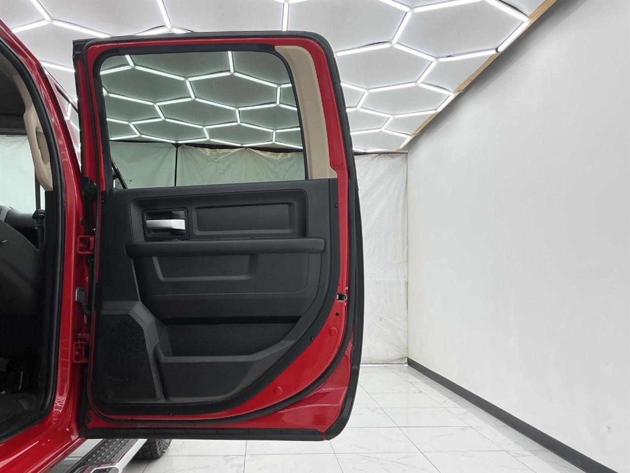 RAM 2500 Tradesman 4x4 Crew Cab 6'4" Box 2019